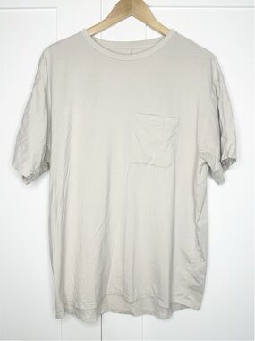 Lululemon Men’s Fundamental Oversized T-Shirt Medium cream bone soft pocket